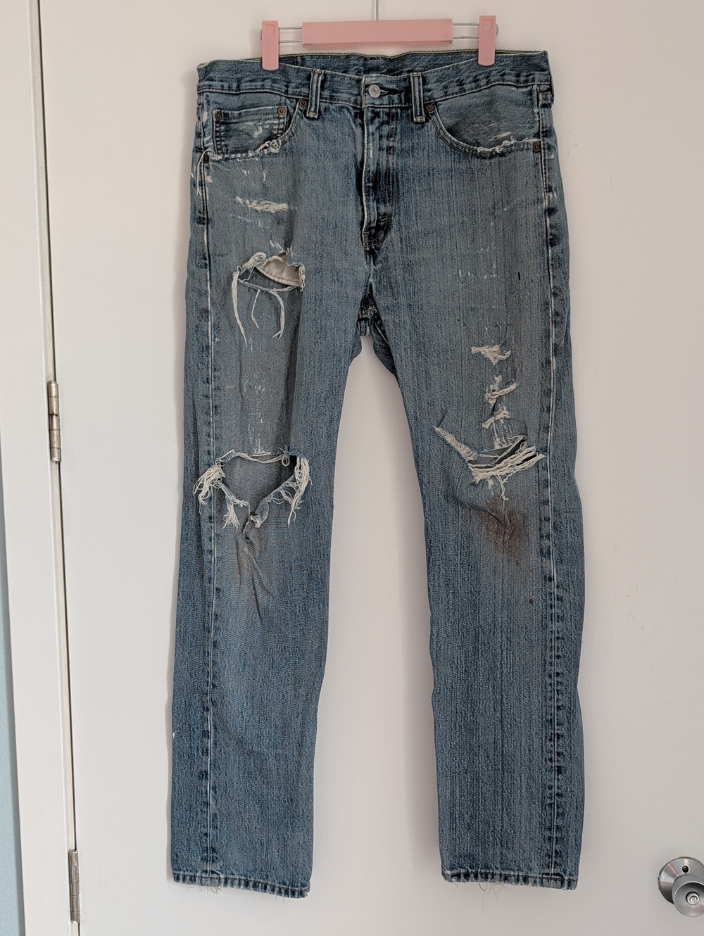 Distressed Levi's 505 W34 L32